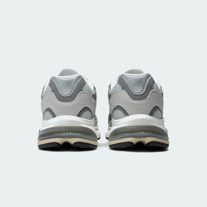 Light Grey / White